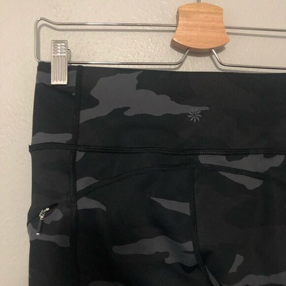 Athleta Camo Contender 7/8 TIght Leggings Style 405480 black size Small - Picture 8 of 10